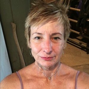 Meet your Posher, Connie